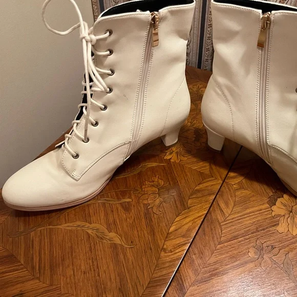 White ankle booties size 40 - Picture 2 of 3